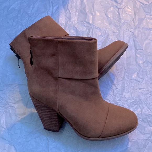 Boots - Picture 3 of 6